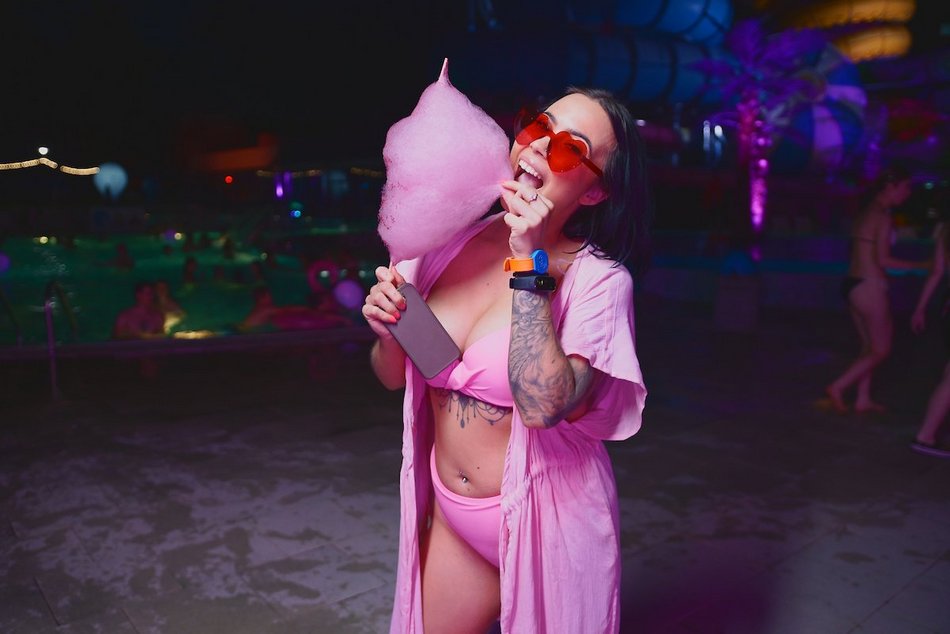 Łódź. Pink Party w Aquaparku Fala. To najbardziej różowa impreza w Łodzi