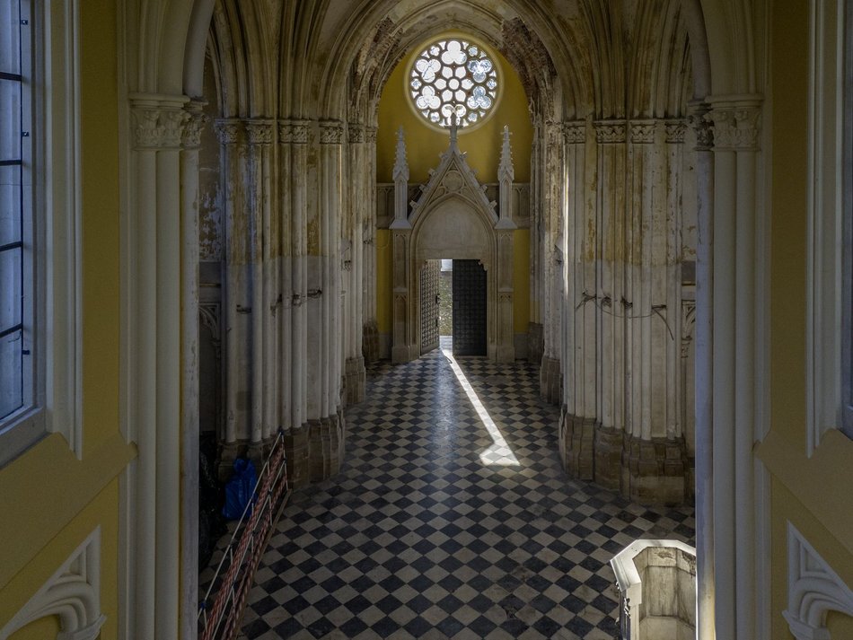 Kaplica Karola Scheiblera. Zajrzyj do wnętrza architektonicznej perły Europy!