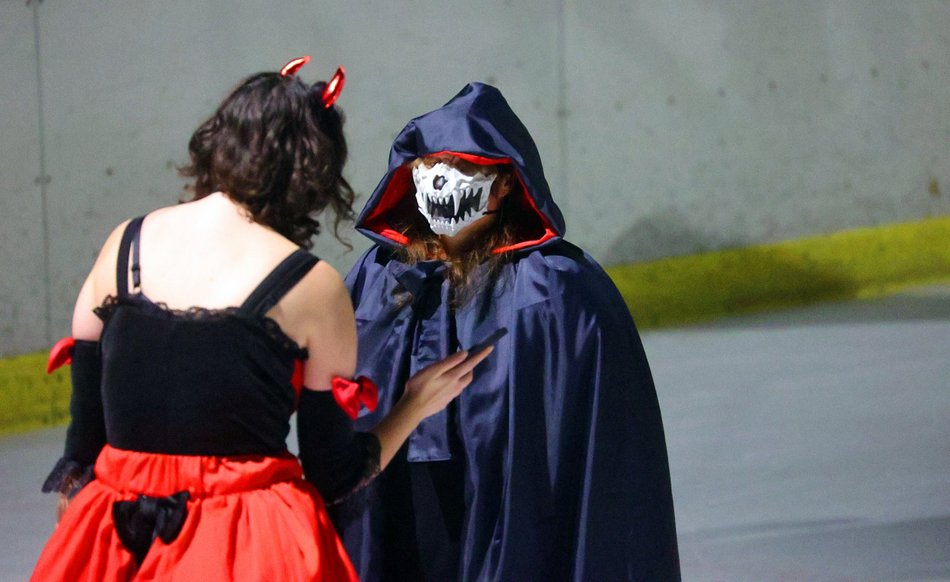 Halloween na lodowisku Bombonierka