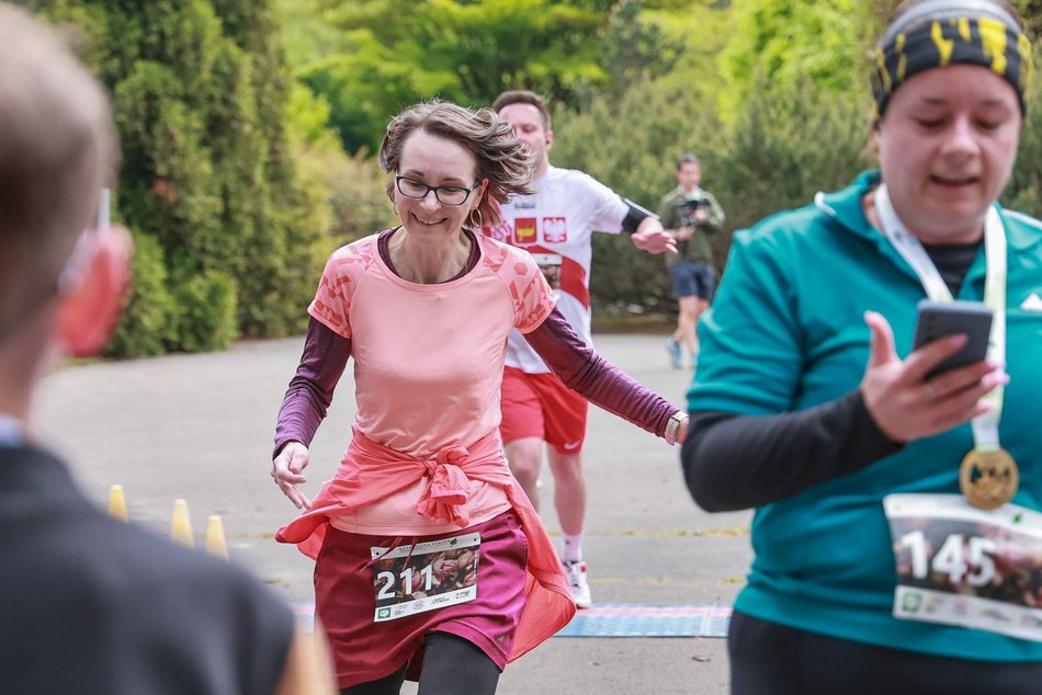 Łódź. Botaniczna Piątka. Setki łodzian pobiegły w Ogrodzie Botanicznym w Łodzi