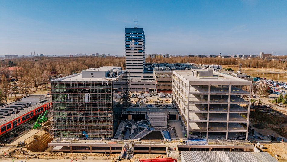 Łódź. Wielka budowa przy CKD z lotu ptaka. Powstaje nowy gmach Uniwersytetu Medycznego