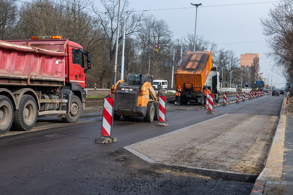 Remont Pabianickiej w Łodzi na finiszu. Kiedy drogowcy otworzą drugi pas?