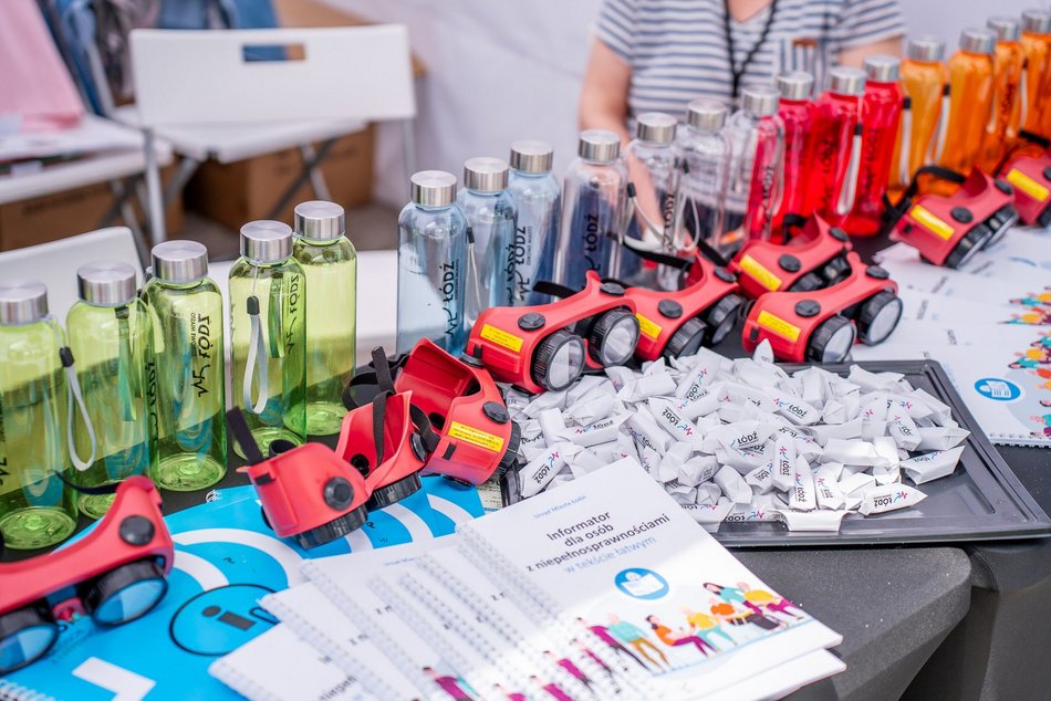 Łódź. Piknik bez barier w Łodzi. Stary Rynek tętnił życiem i pozytywną energią