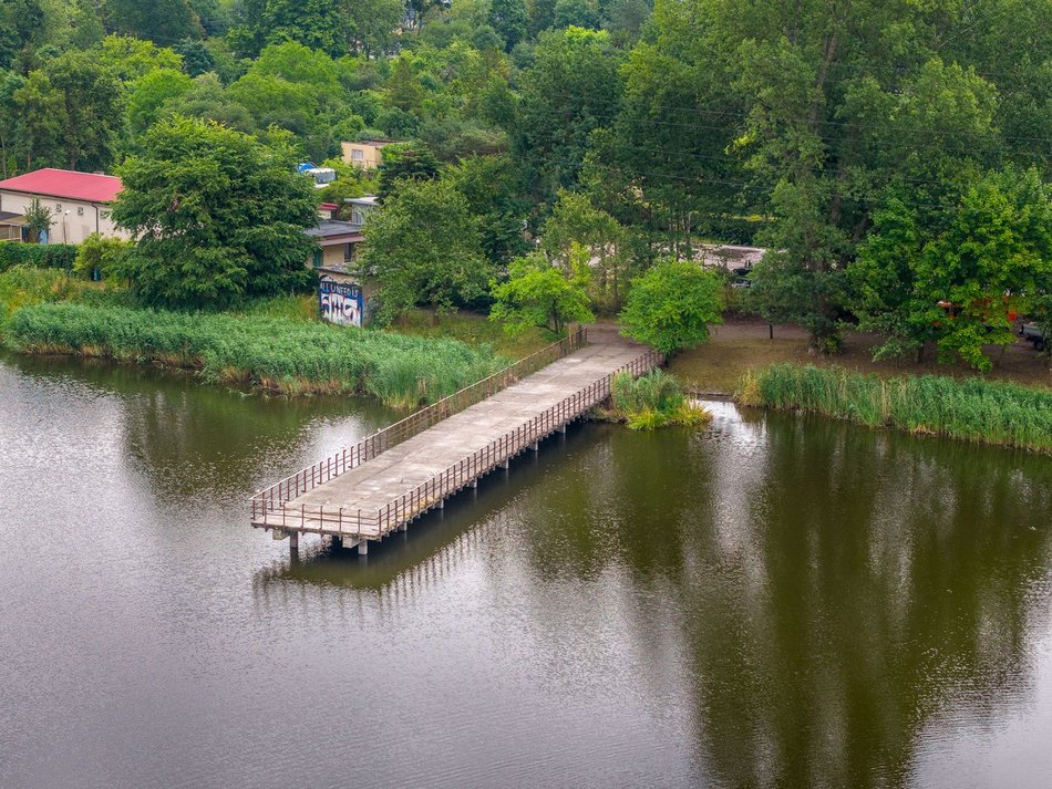 Łódź. Staw przy Przędzalnianej w Łodzi w trakcie czyszczenia. Tam będzie jeszcze piękniej!