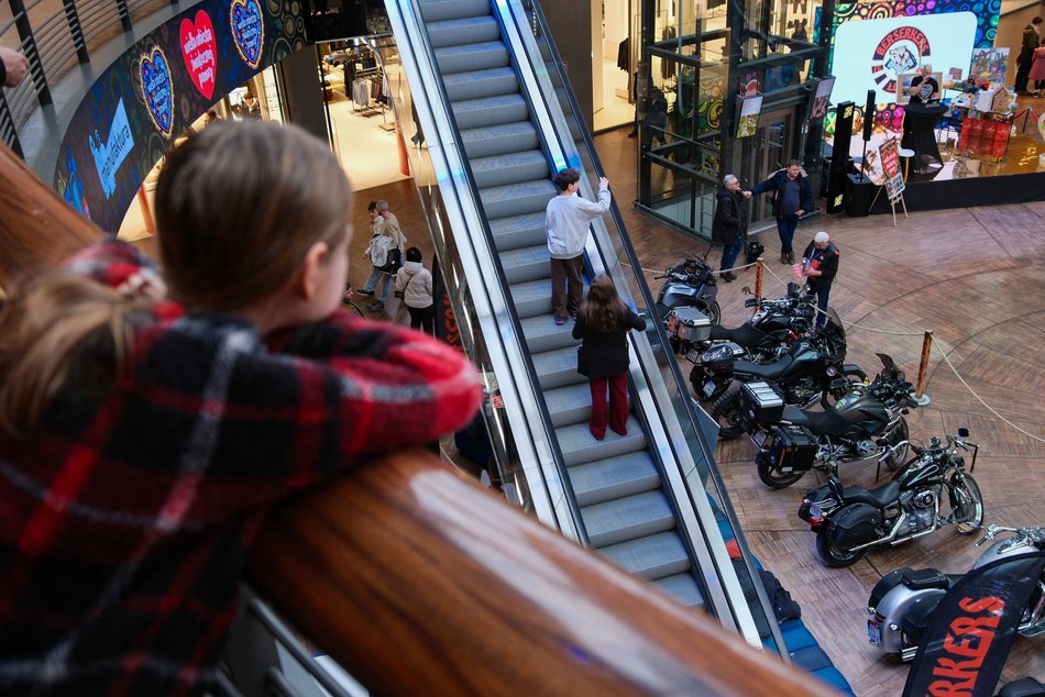 Łódź. WOŚP 2026 w Łodzi wystartował w Manufakturze! Zobacz te wspaniałe motocykle i bolidy