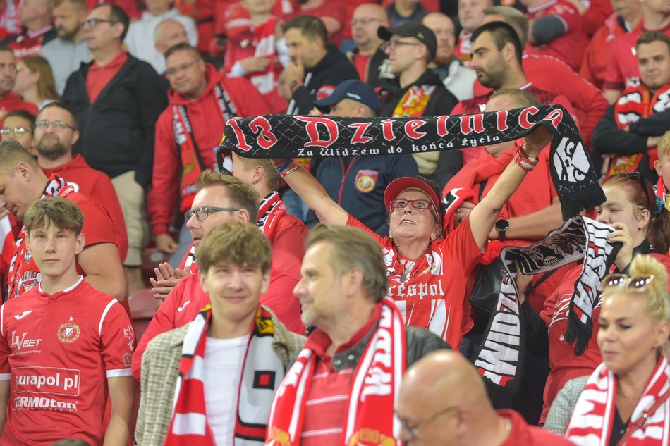 Kibice Widzewa Łódź z Pogonią Szczecin. Byłeś/aś tam? Znajdź się w galerii!