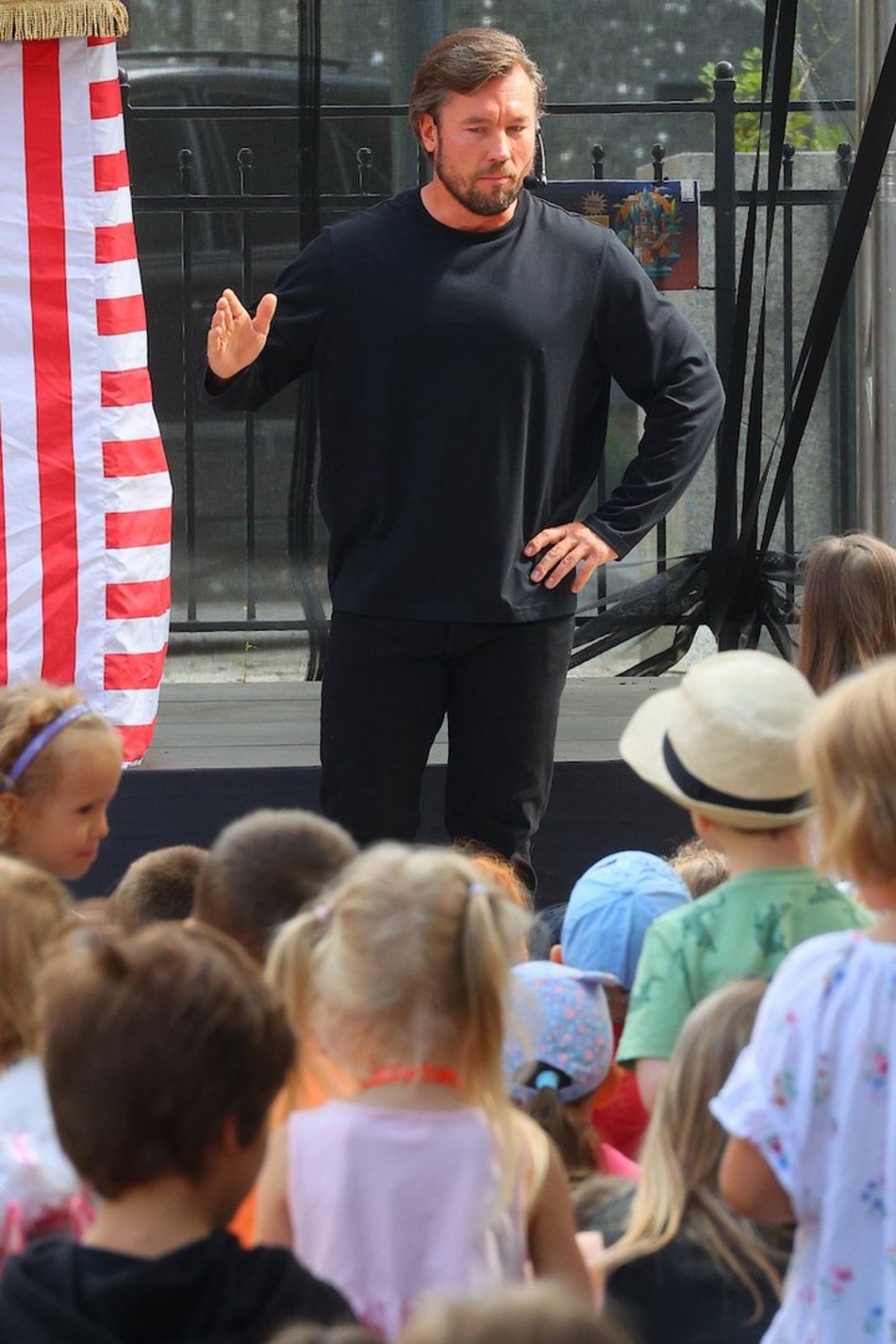 Łódź. Baśniowa Piotrkowska w Łodzi. Teatr Barnaby zachwycił najmłodszych widzów