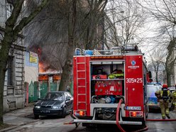 dym z pożaru w mieście