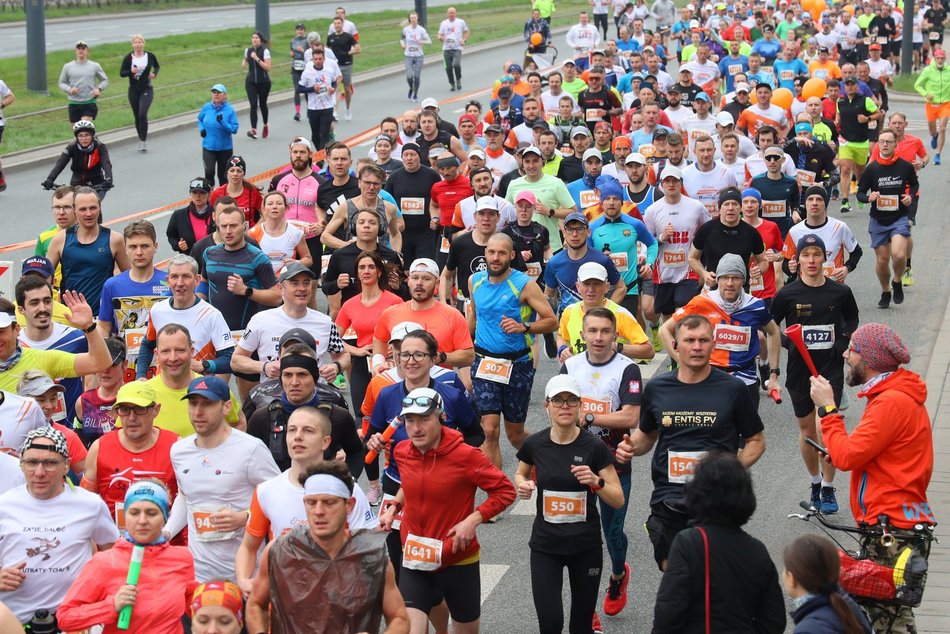 DOZ Maraton 2023. Brałeś udział w biegu? Znajdź się na zdjęciach!
