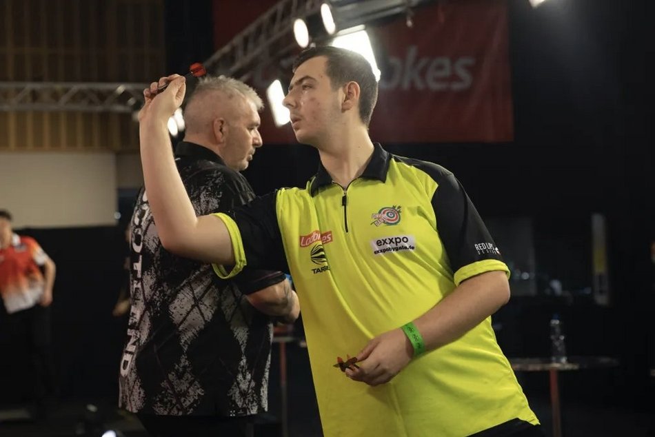 Łodzianin podbija świat darta. Poznaj historię Sebastiana Białeckiego