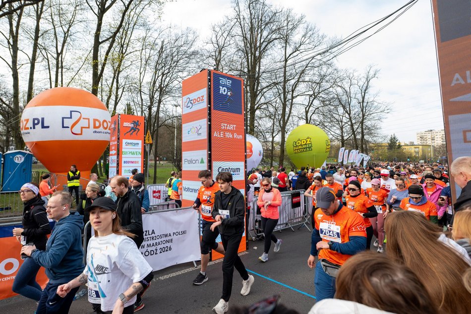 Łódź. DOZ Maraton Łódź 2026. Brałeś udział w biegu na 10 km? Znajdź się na zdjęciach!