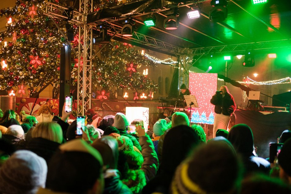 Gosia Andrzejewicz w Łodzi. Magiczny koncert kolęd na Piotrkowskiej