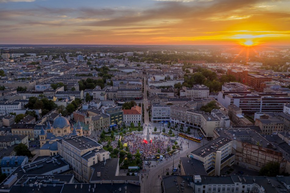 Łódź. Parada Wolności 2025 w Łodzi z lotu ptaka. Te zdjęcia zapierają dech!