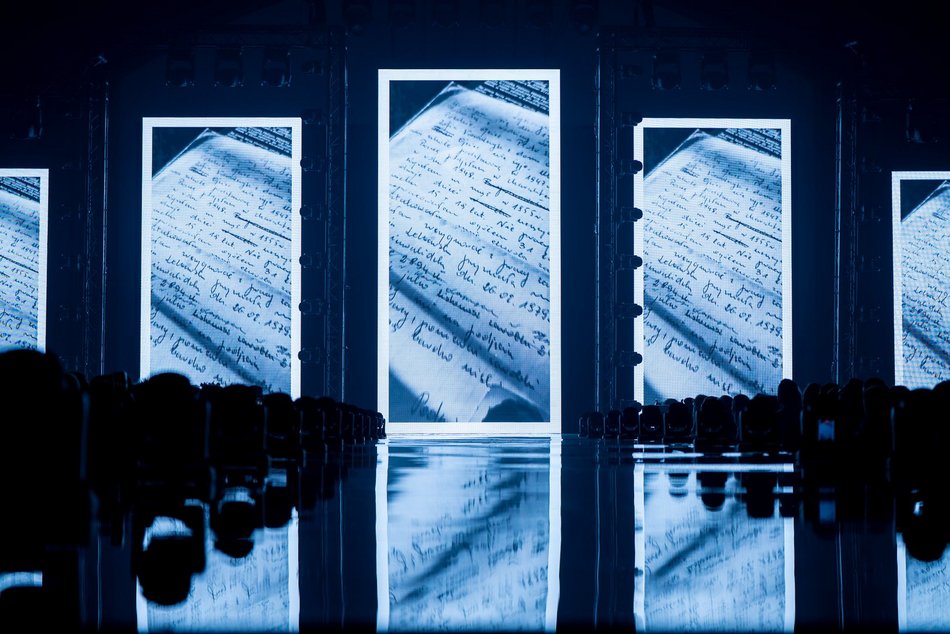 Łódź. Moda i pomaganie w klubie Wytwórnia w Łodzi. Zobacz zdjęcia z gali „poMocni w Modzie by Plesiak”