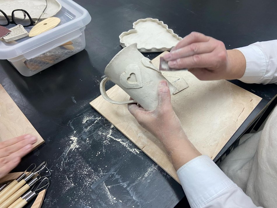 Łódź. Pracownia ceramiki – dla starszych dzieci, które lubią tworzyć