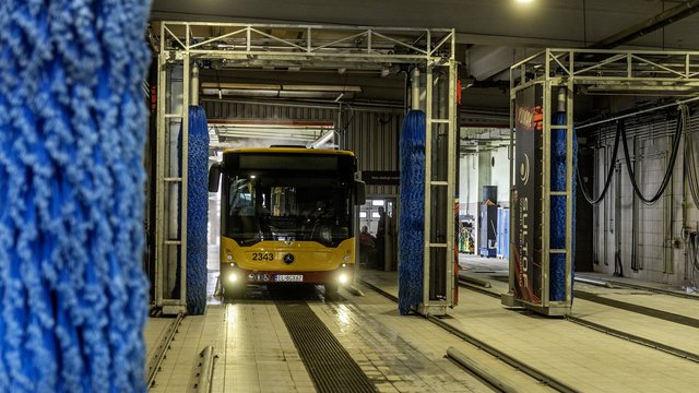 Nowa myjnia dla autobusów MPK Łódź. Im też należy się wiosenne spa! [ZDJĘCIA]