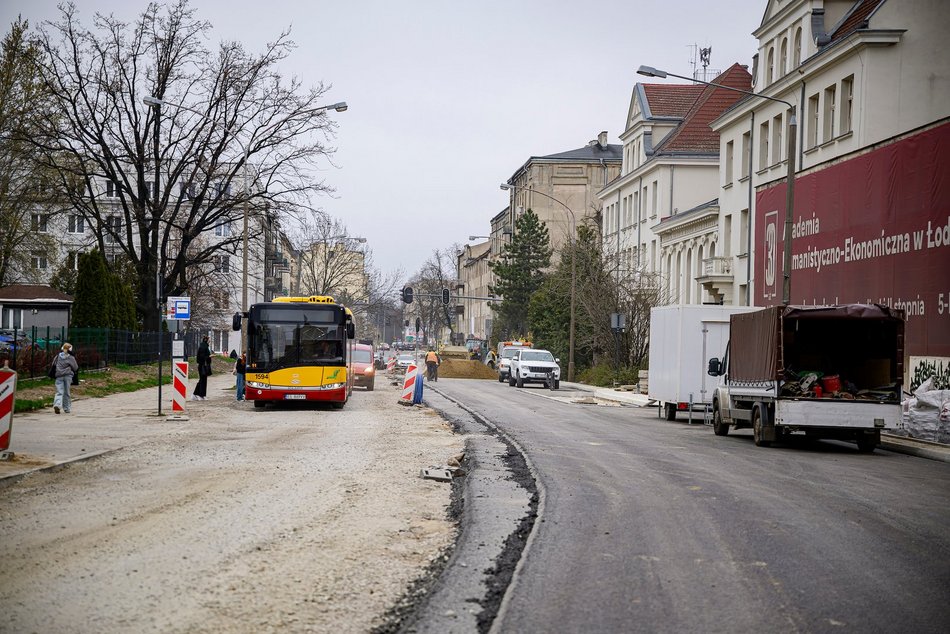 Łódź. Remont Sterlinga. Są już pierwsze chodniki i warstwy asfaltu