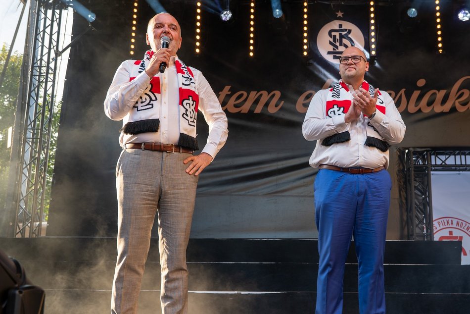 ŁKS Łódź zaprezentował skład na placu Wolności! Byłeś/aś tam? Odszukaj się w galerii