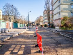 Łódź. Remont Gandhiego w Łodzi. Chodnik gotowy, trwa układanie nowej podbudowy