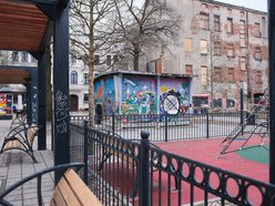 Łódź. Artystyczne osłony dla transformatorów w Łodzi. Nocą przypominają ażurowe lampiony!