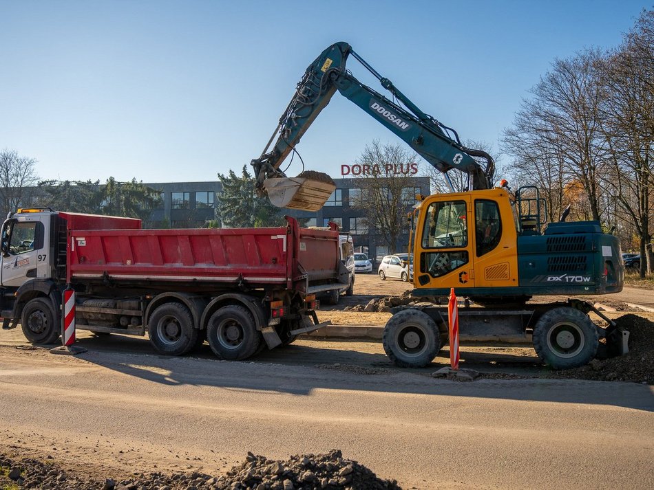 Łódź. Remont ul. Szparagowej i ul. Wersalskiej w Łodzi