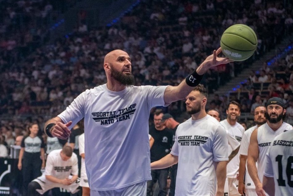 Mecz Gortat Team vs NATO w Łodzi. Czołgi, płomienie i masa sportowych emocji!