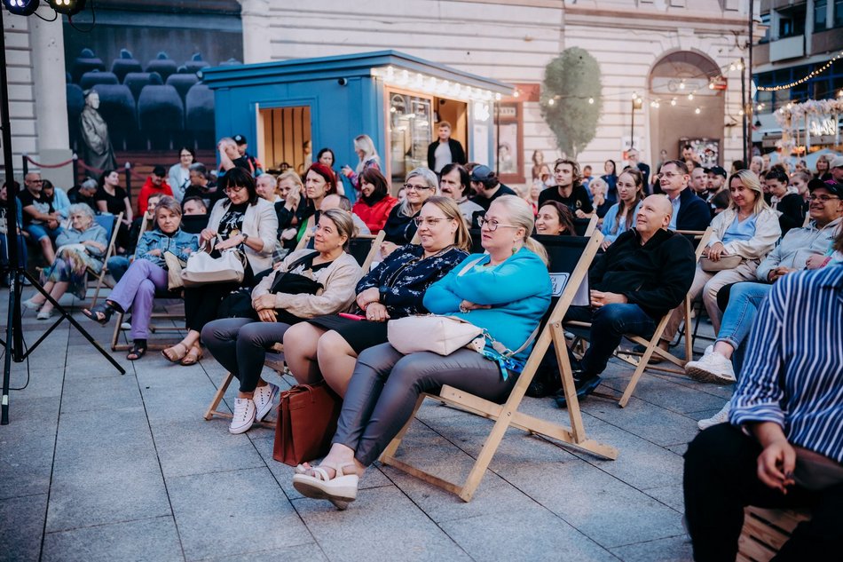 Stand-up w pasażu Schillera