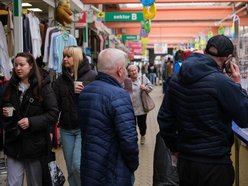 Łódź. Przedświąteczne zakupy na Rynku Bałuckim