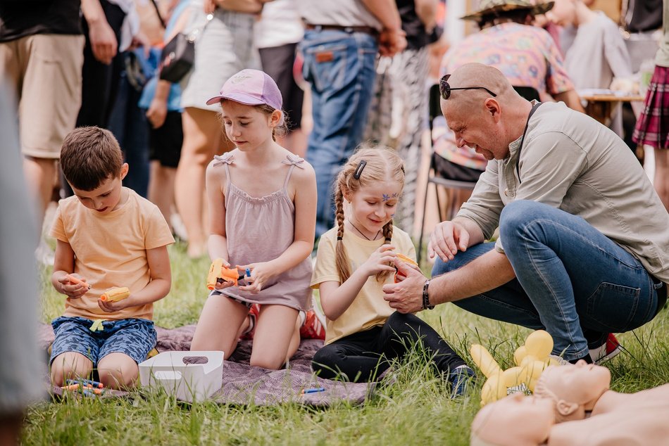 Łódź. Miejski Dzień Dziecka 2025 w Łodzi. Majka Jeżowska, dmuchańce i pokazy [ZDJĘCIA]