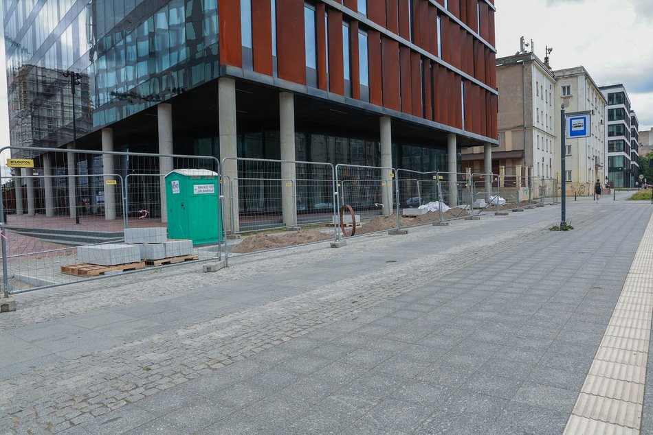 Łódź. Odbetonowanie przy Bramie Miasta