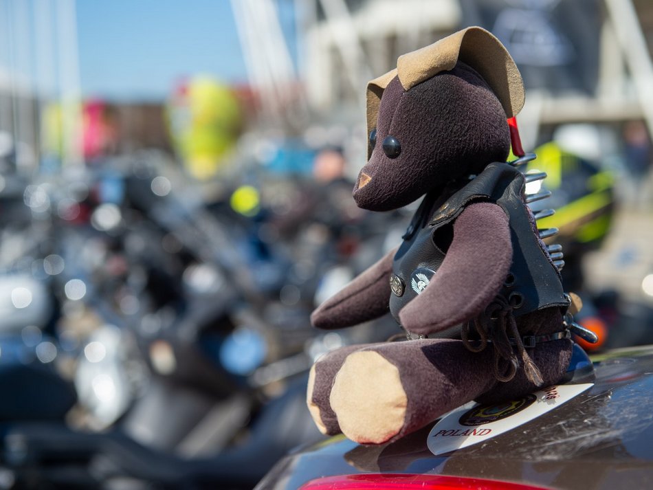 Parada motocyklistów przejechała ulicami Łodzi. Sezon rozpoczęty! Byłeś?