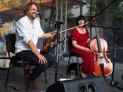 Łódź. Sobotnie Brzmienia na Piotrkowskiej w Łodzi. Klimatyczny początek wieczoru w Pasażu Róży