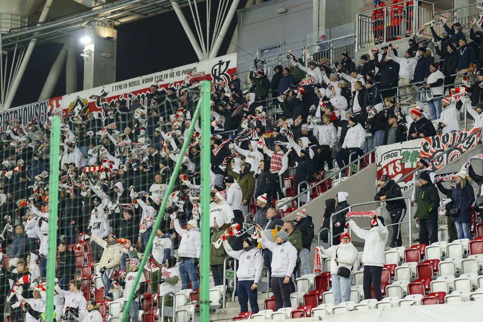 Kibice na meczu ŁKS Łódź z Arką Gdynia. Byłeś? Odszukaj się na trybunach!