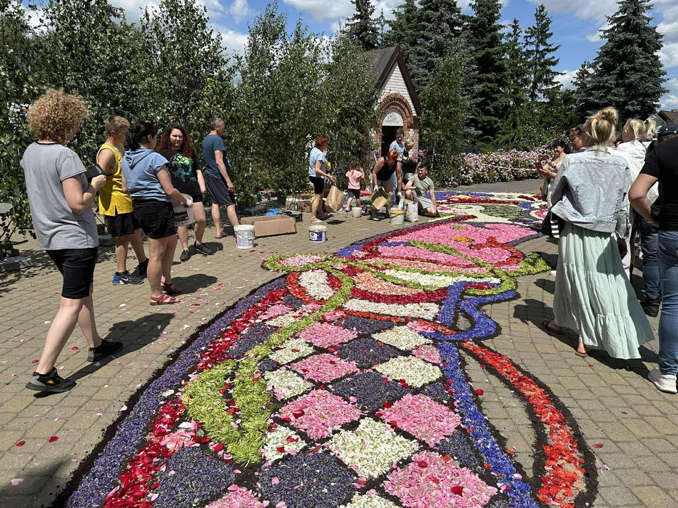 Łódź. Boże Ciało w Łódzkiem. Kwiatowe dywany w Spycimierzu