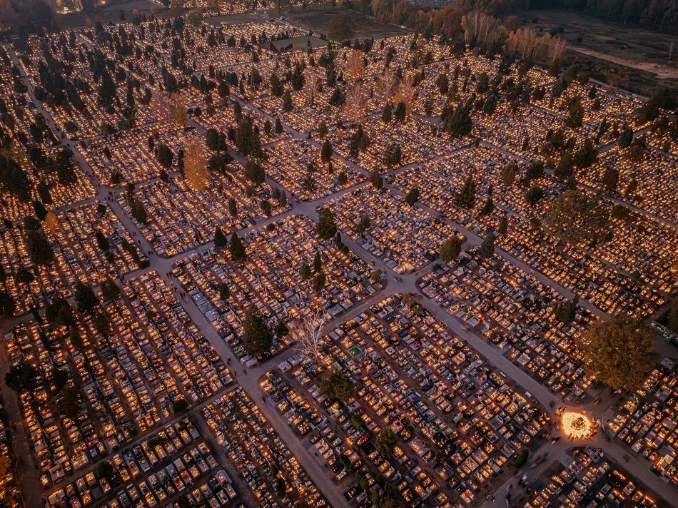 Cmentarz Szczecińska nocą