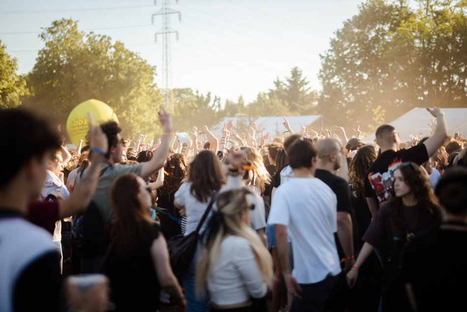 Łódź. Tłumy na Juwenaliach 2026 w Łodzi. Byłeś/aś pierwszego dnia? Znajdź się na zdjęciach!