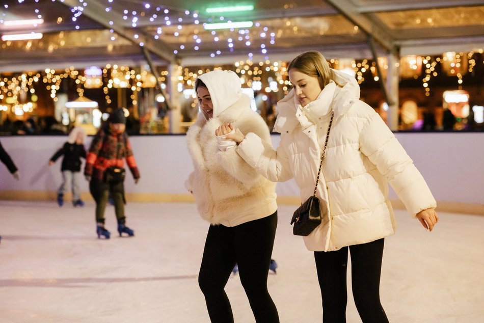 Ostatnie dni lodowiska w Manufakturze! Łodzianie korzystają z uroków zimy!