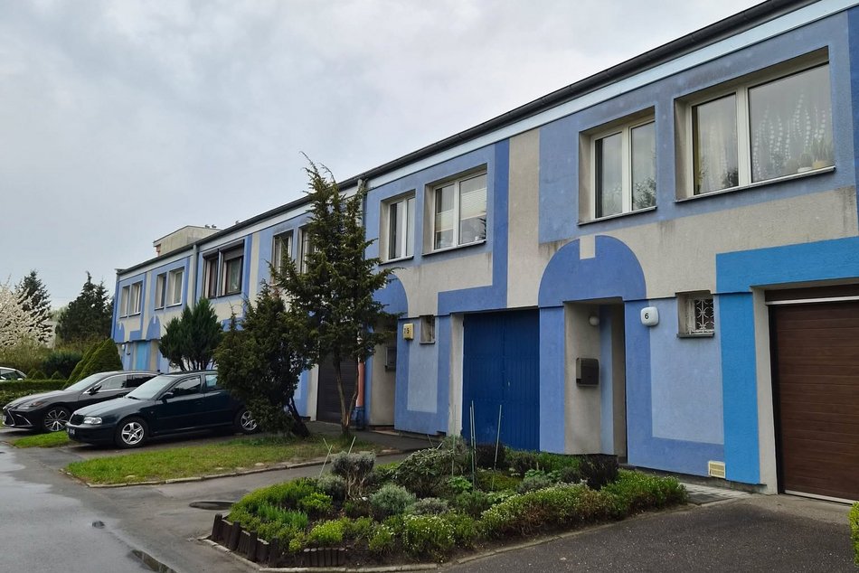 Łódź. Ukryte domki pomiędzy blokami w Łodzi. Niby Zarzew, a jak nadmorski kurort!