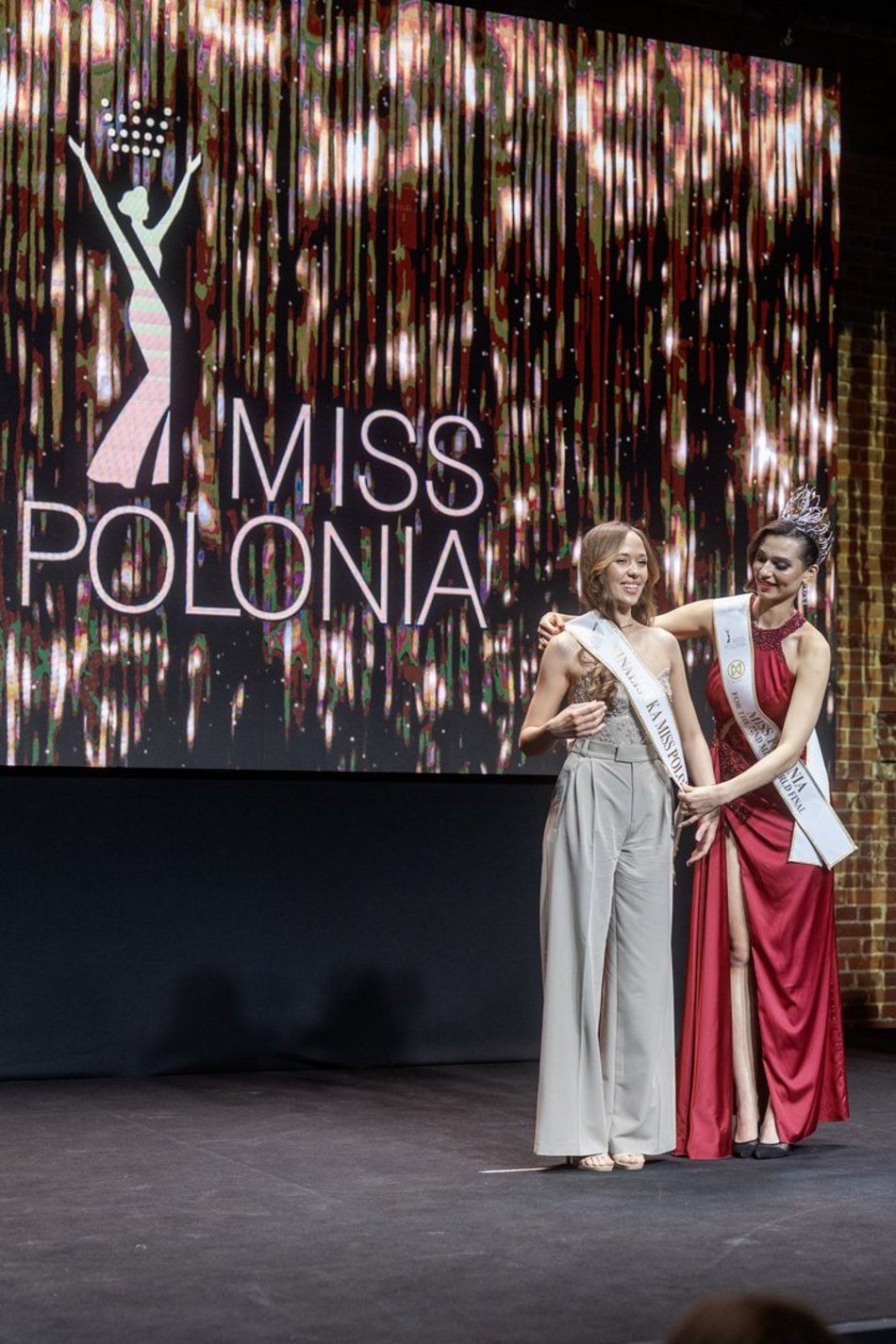 Przedstawienie finalistek Miss Polonia 2025 w Łodzi. Wzruszające pożegnanie Mai Klajdy
