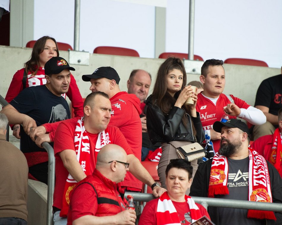 Kibice na meczu Widzewa Łódź z Koroną Kielce