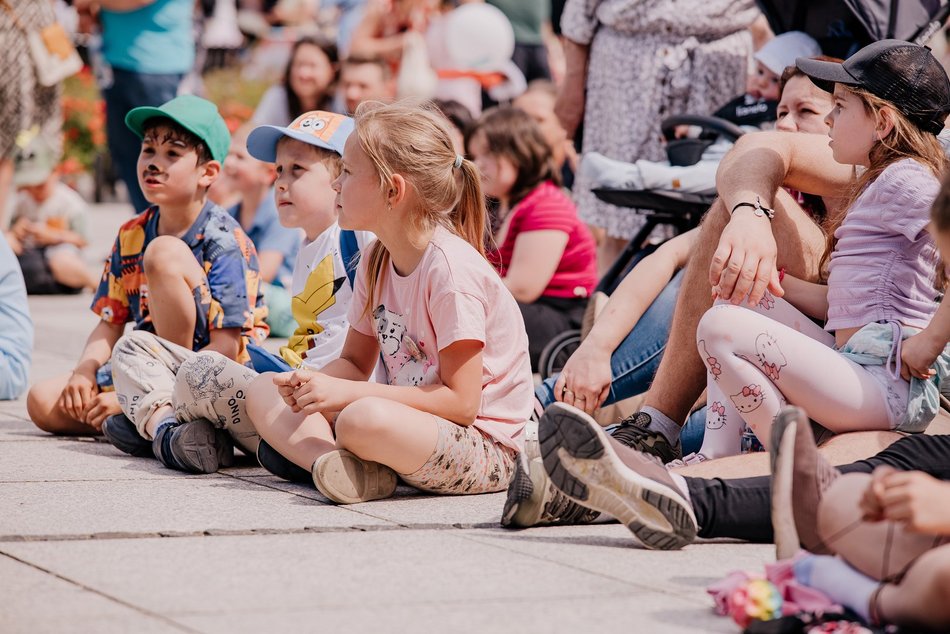 Łódź. Miejski Dzień Dziecka 2025 w Łodzi. Majka Jeżowska, dmuchańce i pokazy [ZDJĘCIA]