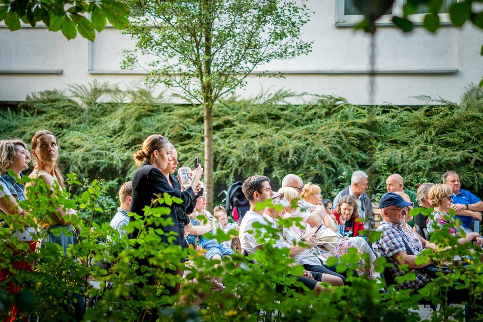 Łódź. Jazzowe Wtorki w Łodzi. Youth Jazz Band wystąpił w Pasażu Róży
