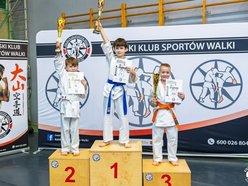 Łódź. Łódź kuźnią wojowników! Triumfy młodych karateków na ogólnopolskim turnieju kumite!