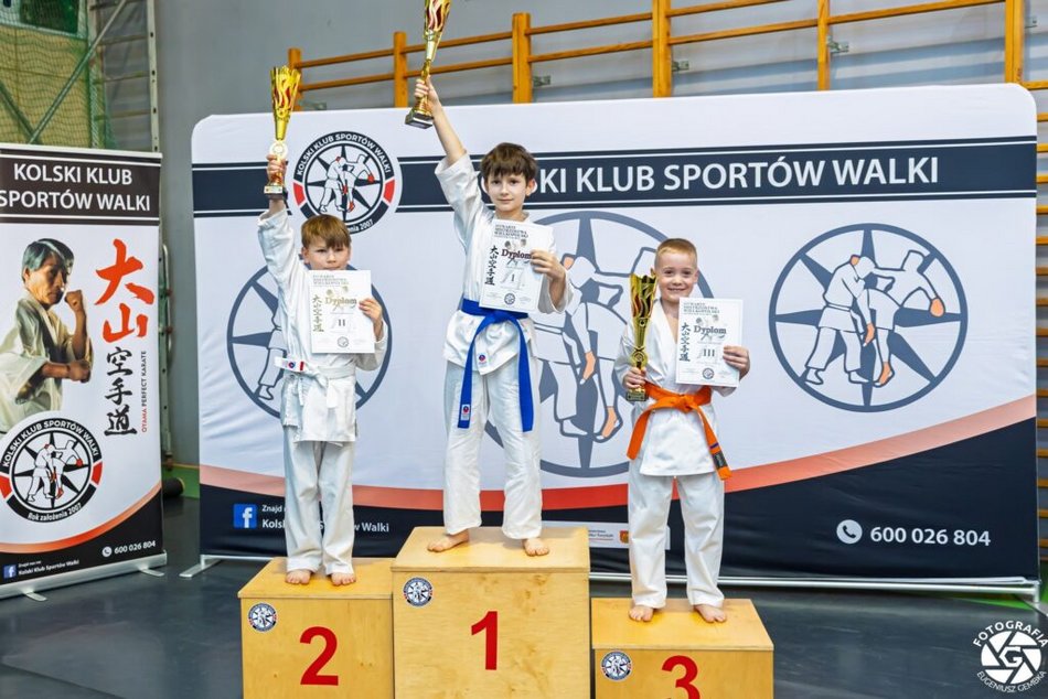 Łódź. Łódź kuźnią wojowników! Triumfy młodych karateków na ogólnopolskim turnieju kumite!