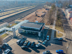 Łódź. Remont dworca w Koluszkach. Nowy parking, stacja rowerowa, przystanek autobusowy i więcej