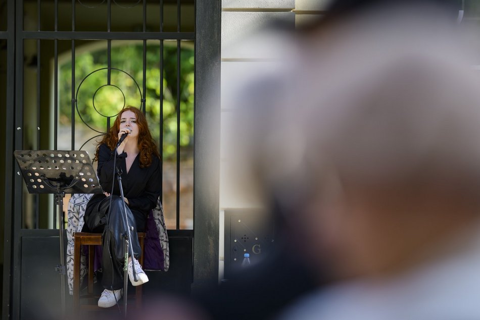 Łódź. Włókiennicza Unplugged w Łodzi. Zuzanna Wysocka wystąpiła przed liczną publicznością