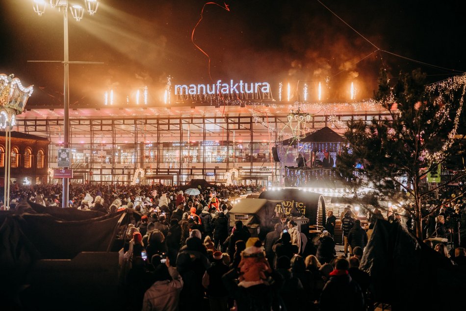 Łódź. Światełko do Nieba zakończyło WOŚP 2025 w Łodzi. Tłumy łodzian i niepowtarzalny klimat