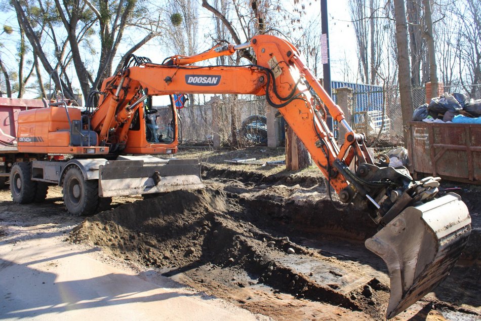Remonty ulic w Łodzi po zimowej przerwie. Drogowcy wrócili i pracują pełną parą