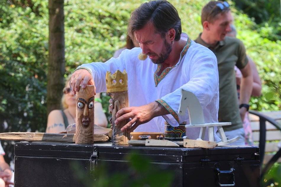 Baśniowa Piotrkowska w Pasażu Róży skradła uwagę dzieci. Tłumy na spektaklu