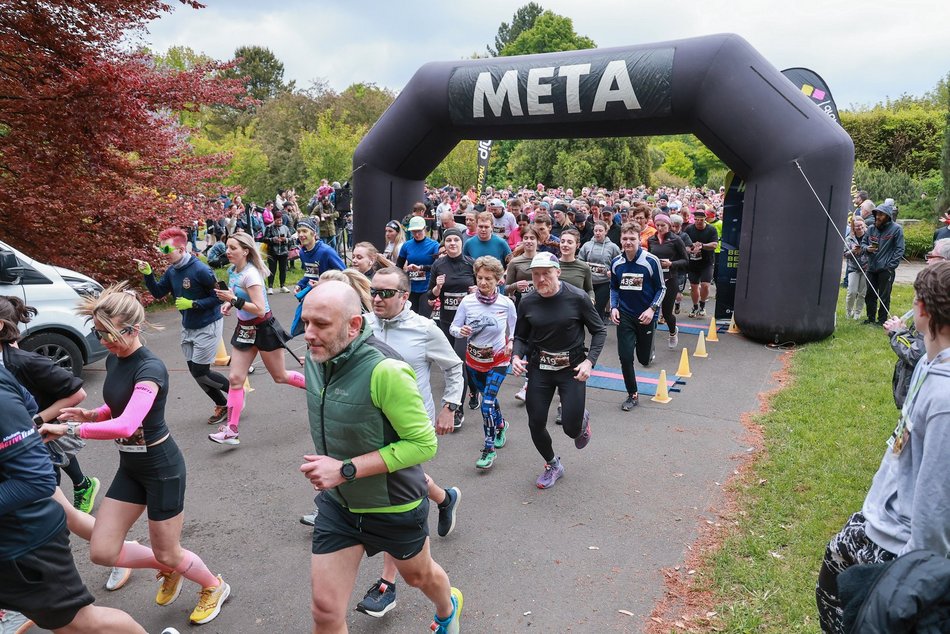 Łódź. Botaniczna Piątka. Setki łodzian pobiegły w Ogrodzie Botanicznym w Łodzi